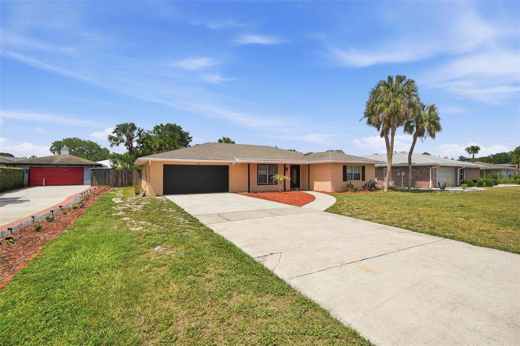 1534 Lagoon Road Lakeland, FL 33803 - Photo 3 of 40