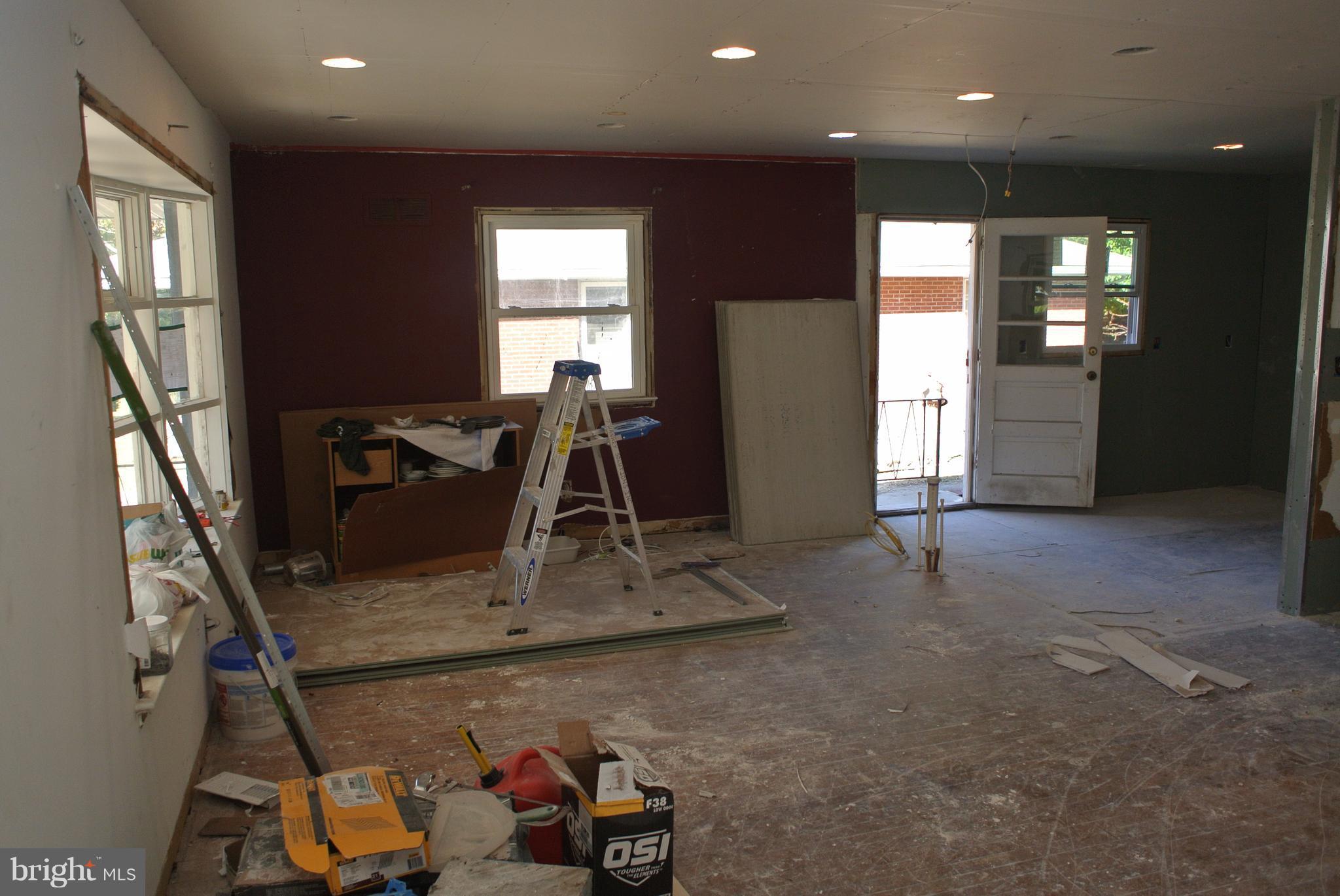 4142 2nd Street Southwest Washington, DC 20032 - Photo 6 of 28 Living Room