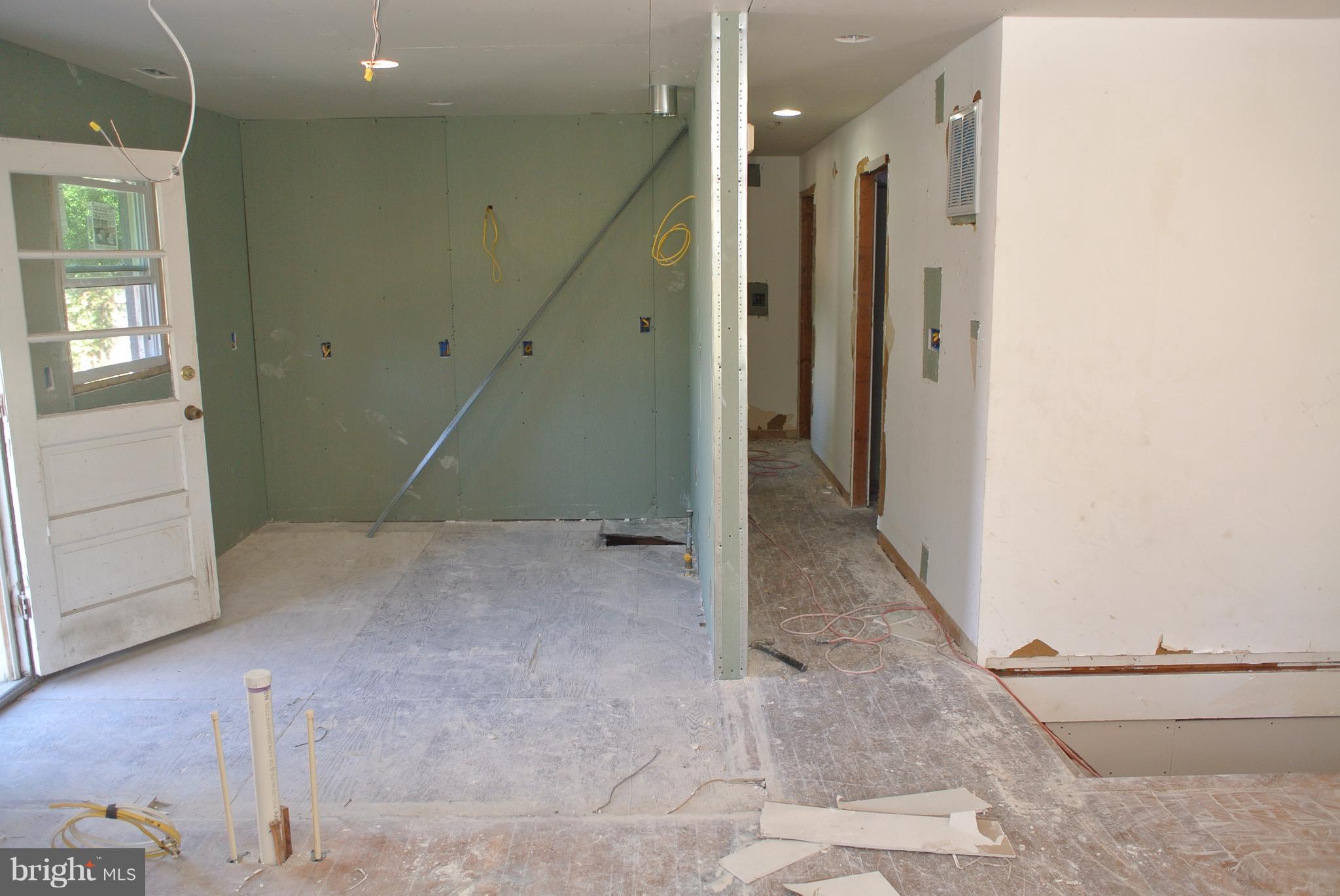 4142 2nd Street Southwest Washington, DC 20032 - Photo 7 of 28 Living Room