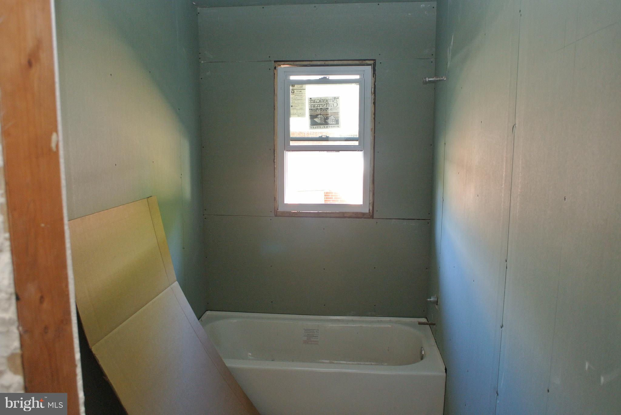 4142 2nd Street Southwest Washington, DC 20032 - Photo 9 of 28 Bath One