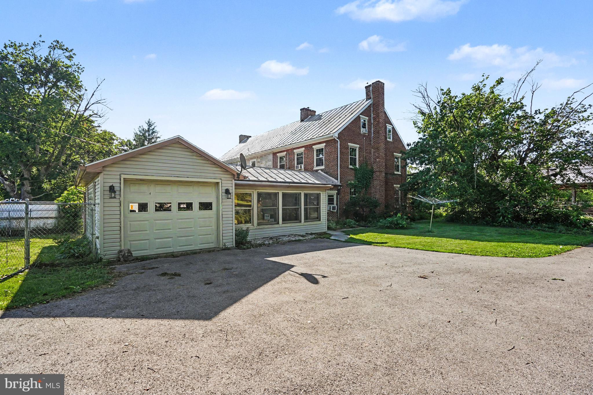 2143 Newville Road Carlisle, PA 17015 - Photo 4 of 34