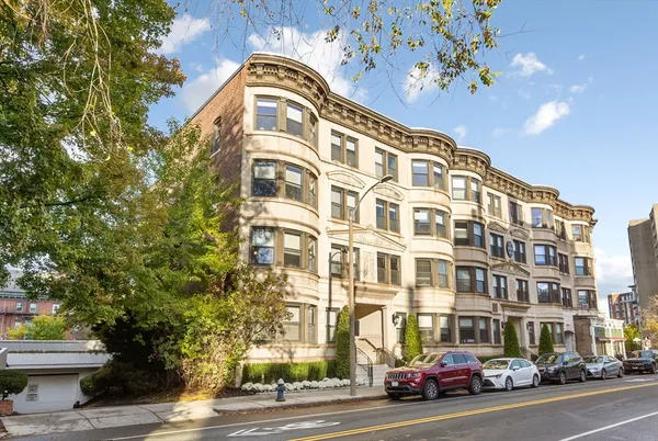 $4,800 | 1 Winchester Street, Unit 401, Brookline, MA 02446