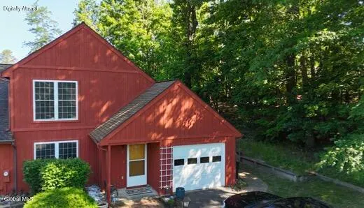 $279,900 | 1 Southwest Way, Colonie, NY 12205