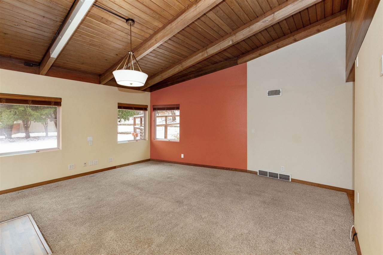 353 Trailridge Road Southeast Cedar Rapids, IA 52403 - Photo 8 of 37 Gallery Image 8
