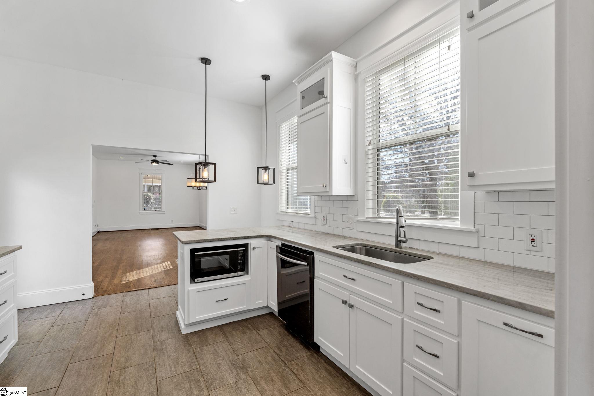 114 Frank Street Greenville, SC 29601 - Photo 15 of 34