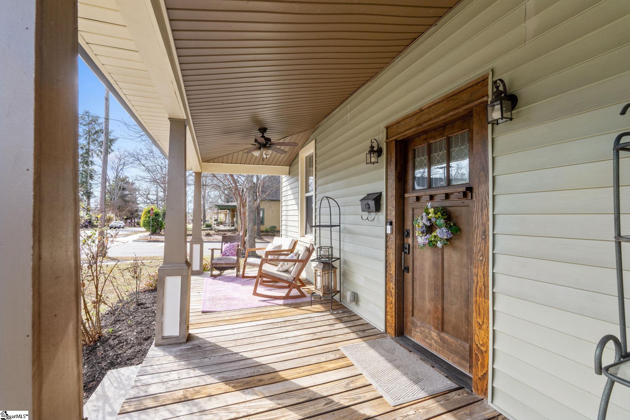 114 Frank Street Greenville, SC 29601 - Photo 4 of 34