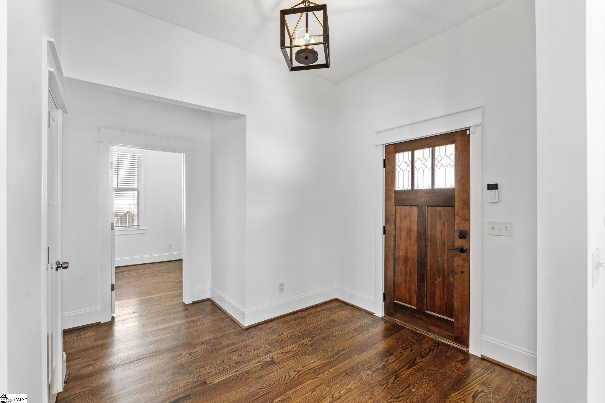 114 Frank Street Greenville, SC 29601 - Photo 5 of 34