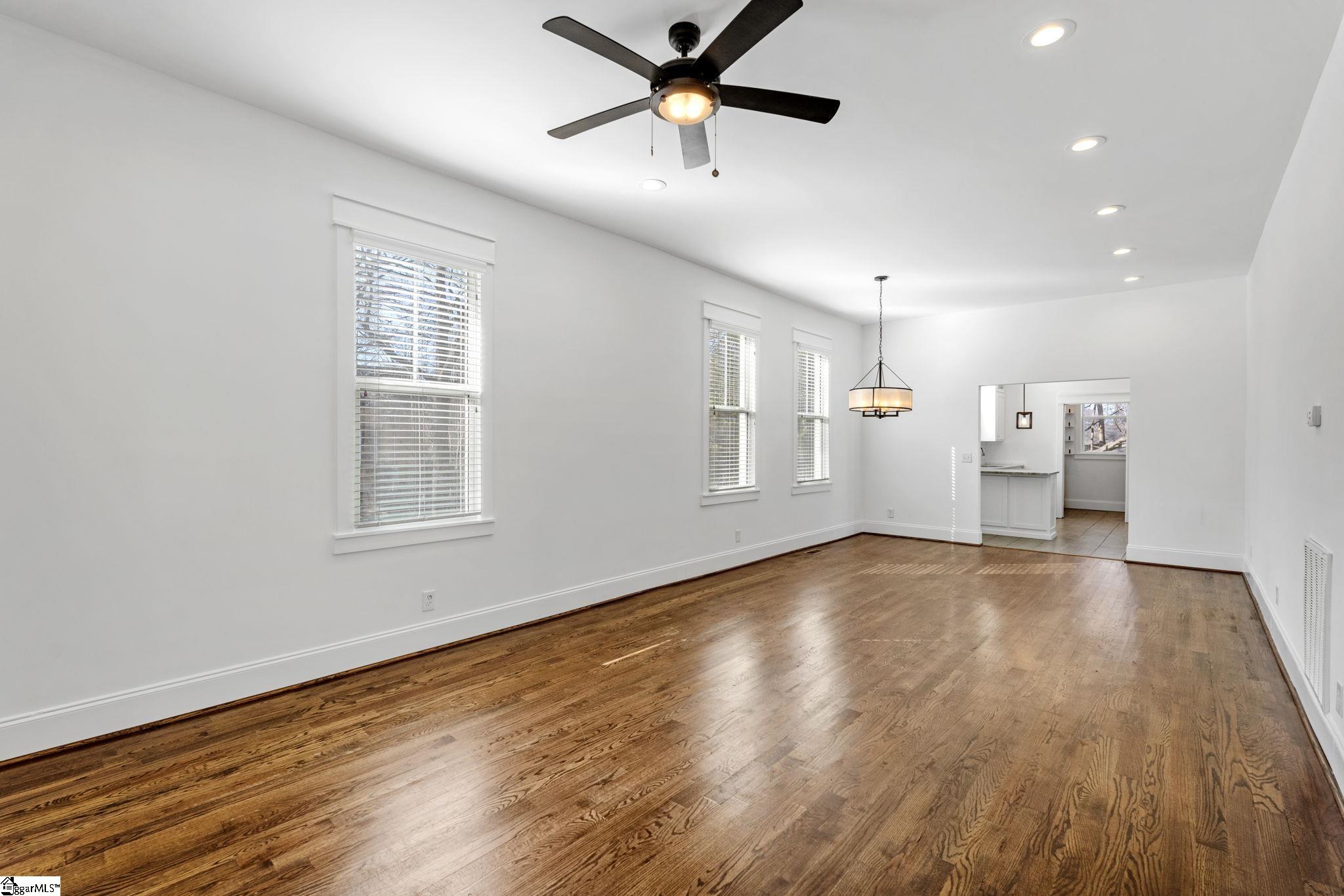 114 Frank Street Greenville, SC 29601 - Photo 7 of 34