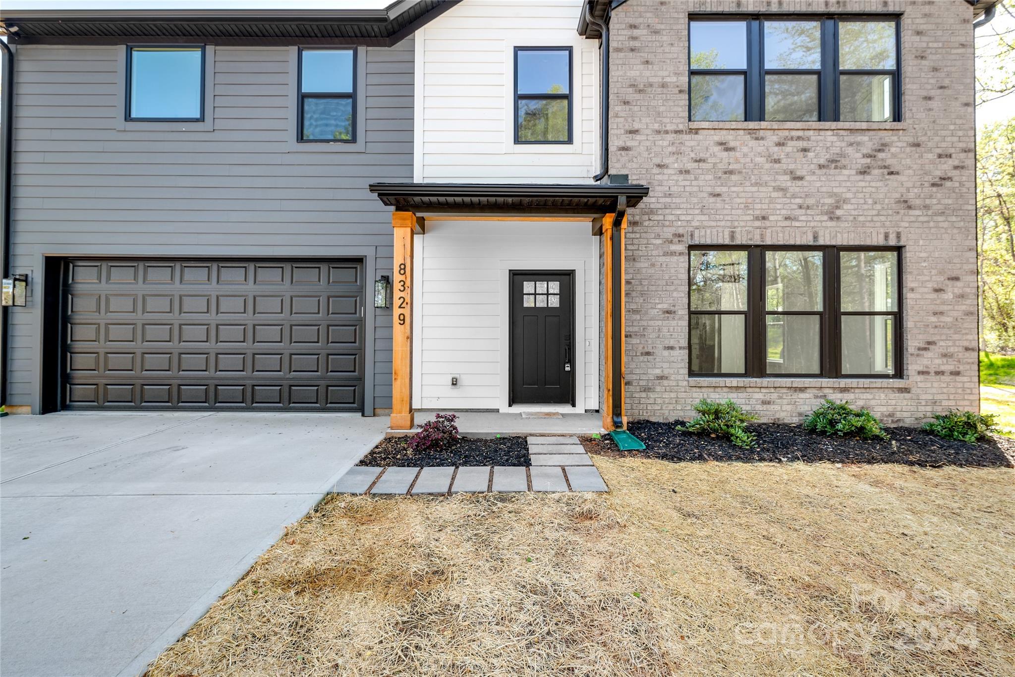 8329 Tuckalake Road Charlotte, NC 28215 - Photo 3 of 33 Gallery Image 3