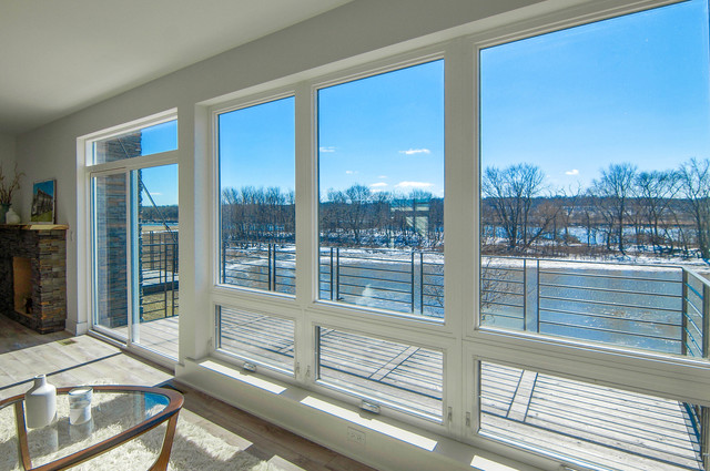 43 Windward Way Ottawa, IL 61350 - Photo 23 of 25 a view of a balcony with floor to ceiling windows