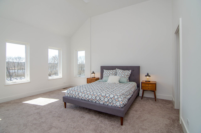 43 Windward Way Ottawa, IL 61350 - Photo 10 of 25 a bedroom with a bed and window