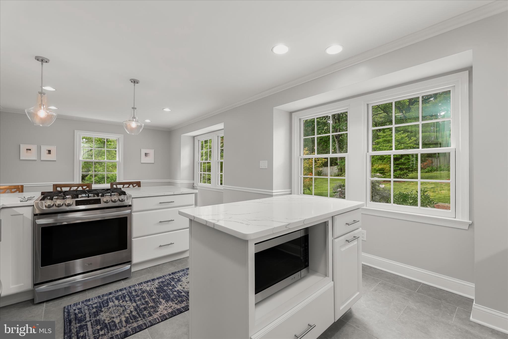 13121 Brandon Way Road Darnestown, MD 20878 - Photo 12 of 56 Island