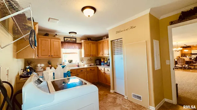 $330,000 | 5197 East Emerson City Road, Scheller, IL 62883