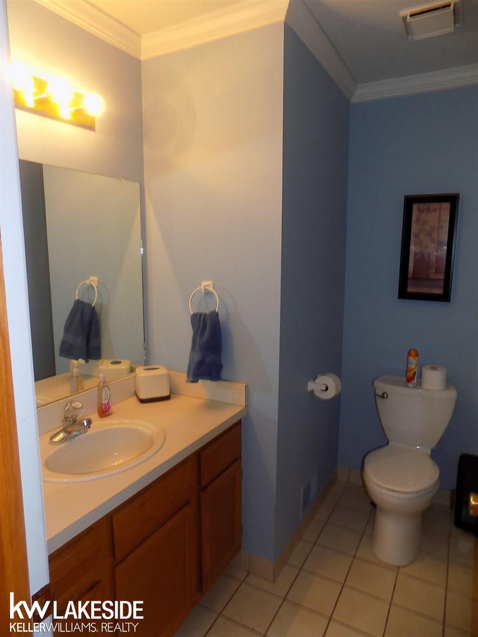 2152 Rochelle Park Drive, Unit #102 / BUILDING R Rochester Hills, MI 48309 - Photo 7 of 31