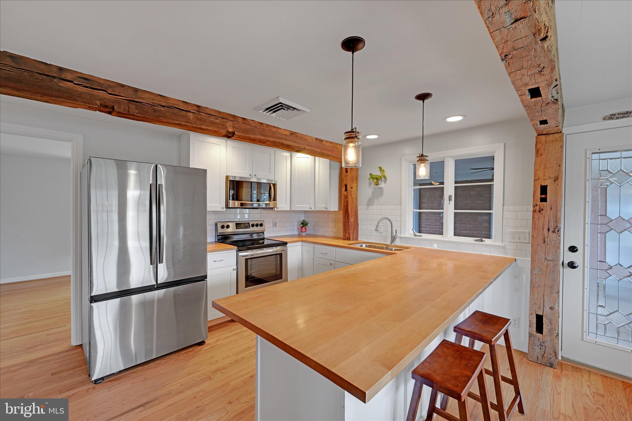 112 Whitney Road Lancaster, PA 17603 - Photo 6 of 33 Kitchen