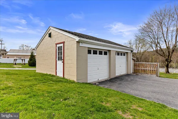 $324,900 | 113 Church Street, Seven Valleys, PA 17360