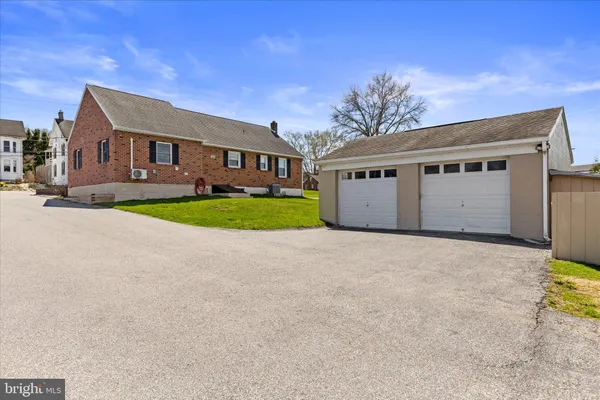 $324,900 | 113 Church Street, Seven Valleys, PA 17360