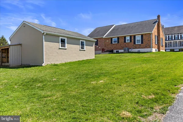 $324,900 | 113 Church Street, Seven Valleys, PA 17360