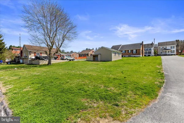 $324,900 | 113 Church Street, Seven Valleys, PA 17360
