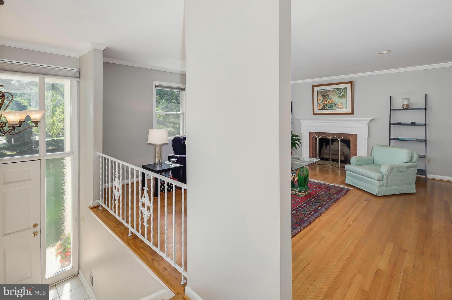 3018 Hunt Road Oakton, VA 22124 - Photo 3 of 28 Interior (General)