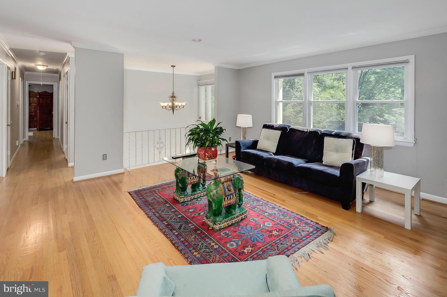 3018 Hunt Road Oakton, VA 22124 - Photo 4 of 28 Living Room