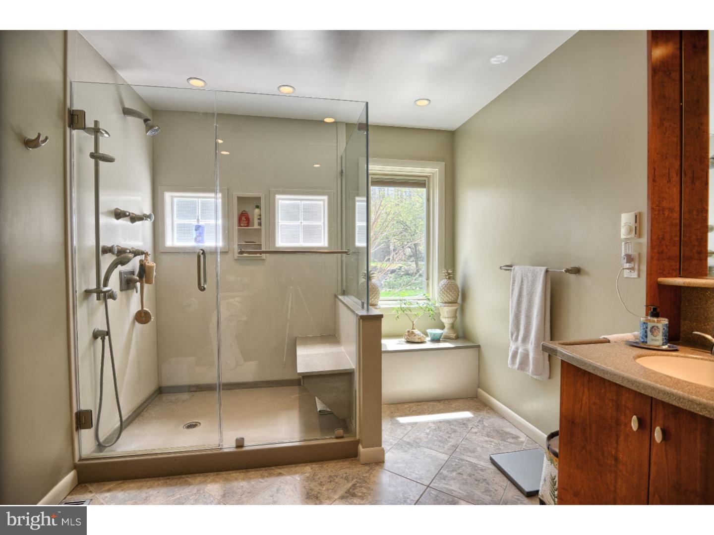 227 Chapel Hill Road Reading, PA 19608 - Photo 11 of 25