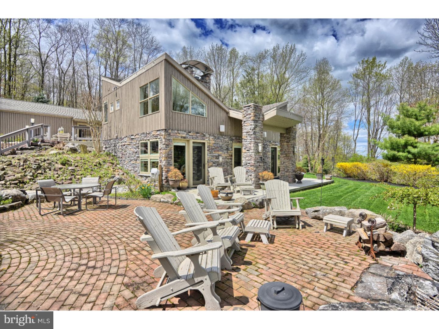 227 Chapel Hill Road Reading, PA 19608 - Photo 12 of 25