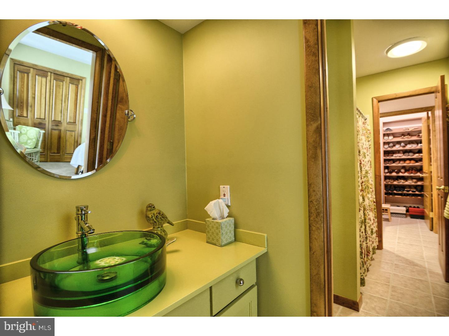 227 Chapel Hill Road Reading, PA 19608 - Photo 10 of 25