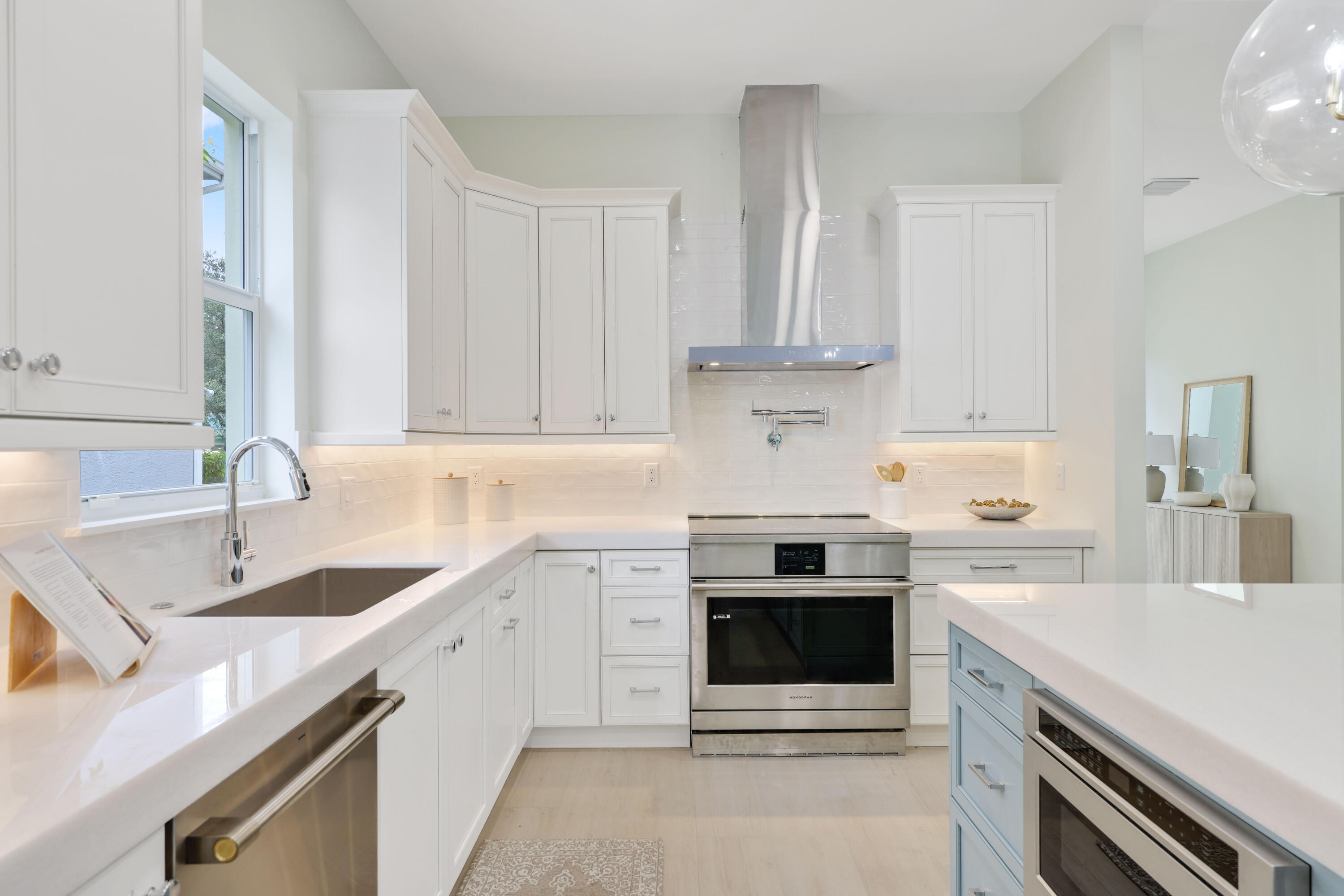 115 Magic Way Jupiter, FL 33458 - Photo 4 of 47 115 Magic Way - 19.jpg-FULL