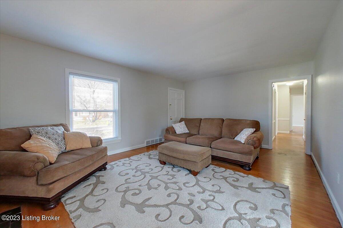 4322 Wingate Road Louisville, KY 40207 - Photo 3 of 33 Formal Living Room