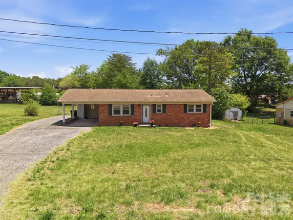 $265,000 | 1910 26th Street Northeast, Hickory, NC 28601