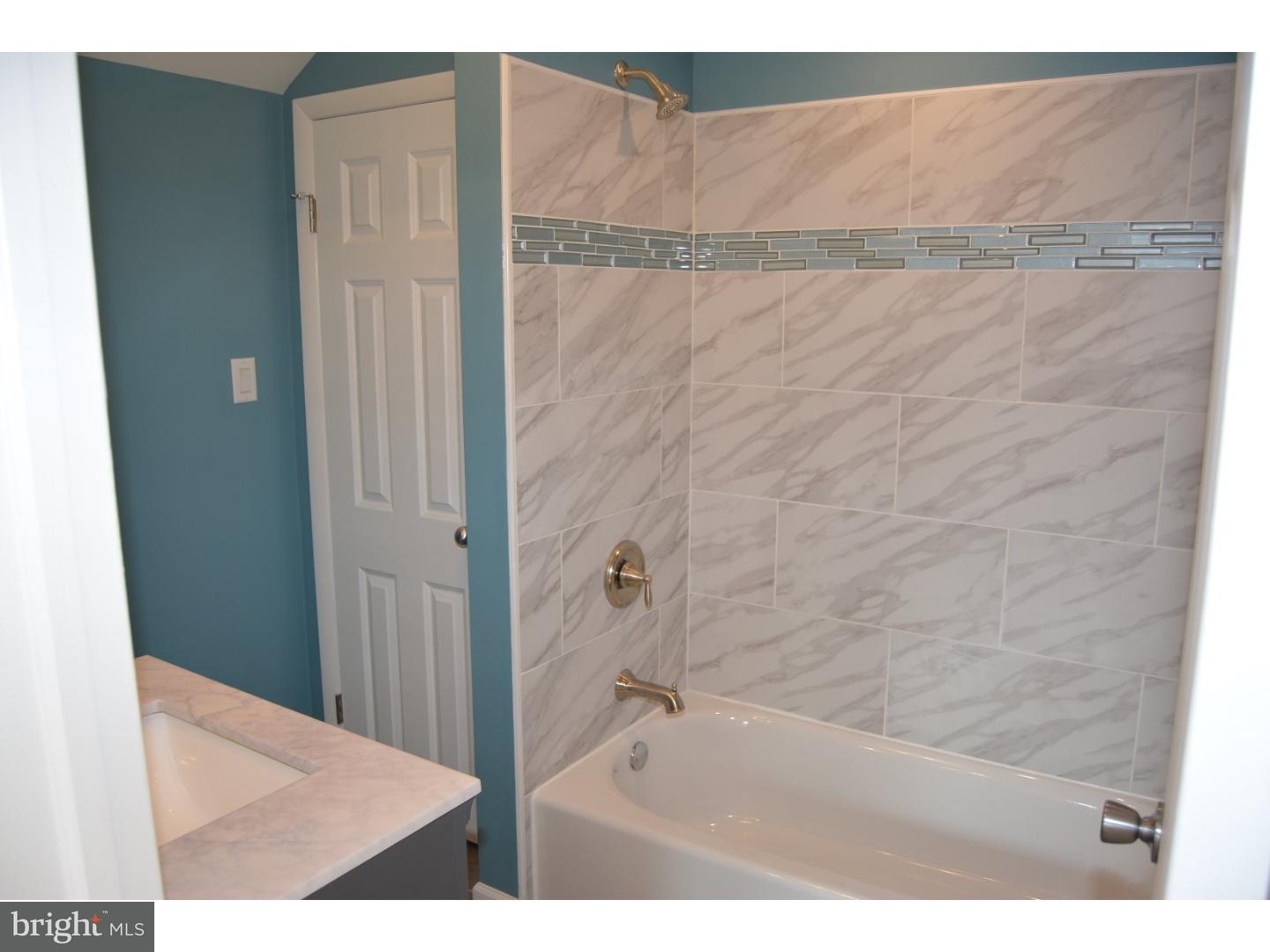 901 Beverly Road Burlington, NJ 08016 - Photo 13 of 20 Master Bathroom