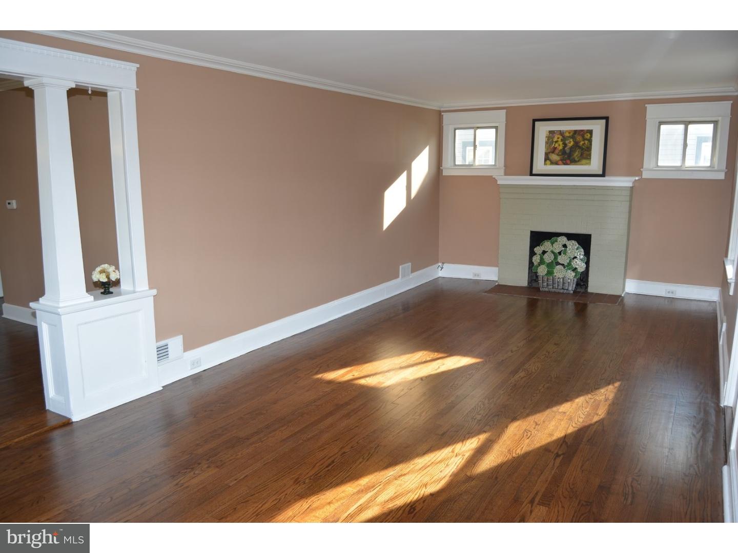 901 Beverly Road Burlington, NJ 08016 - Photo 4 of 20 Living Room