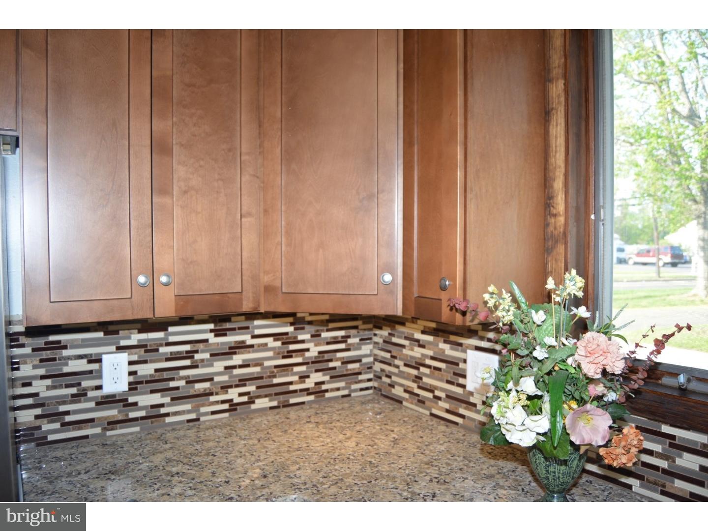 901 Beverly Road Burlington, NJ 08016 - Photo 10 of 20 Kitchen