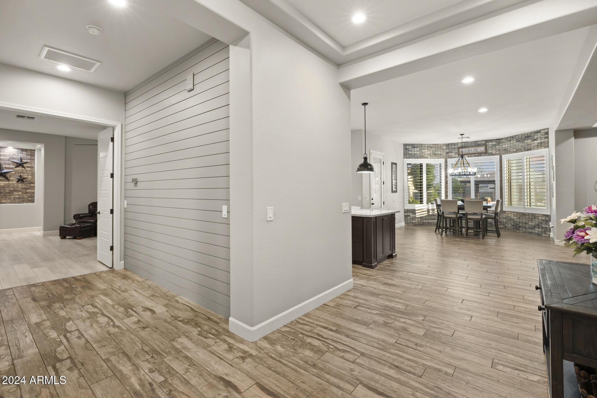 21 West Cloud Road Phoenix, AZ 85086 - Photo 26 of 97 1-124