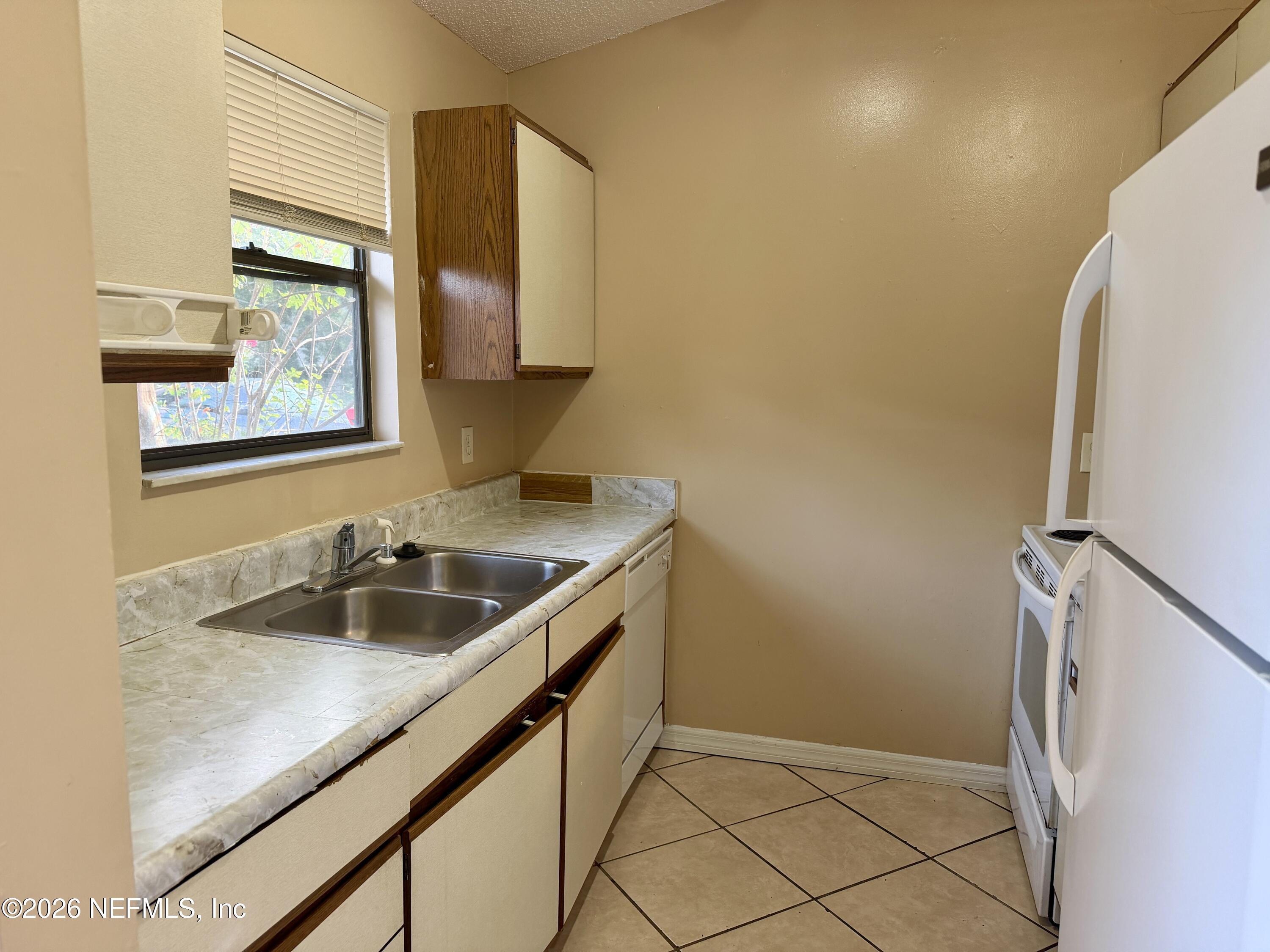 5142 Ricker Road, Unit 1 Jacksonville, FL 32210 - Photo 4 of 22 IMG_0373