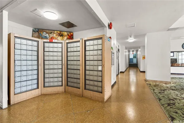 $2,200 | 445 Kaiolu Street, Unit 905, Honolulu, HI 96815