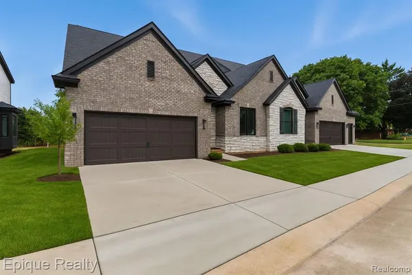 $603,415 | 3358 Cornerstone Dr Lake, Lake Orion, MI 48360
