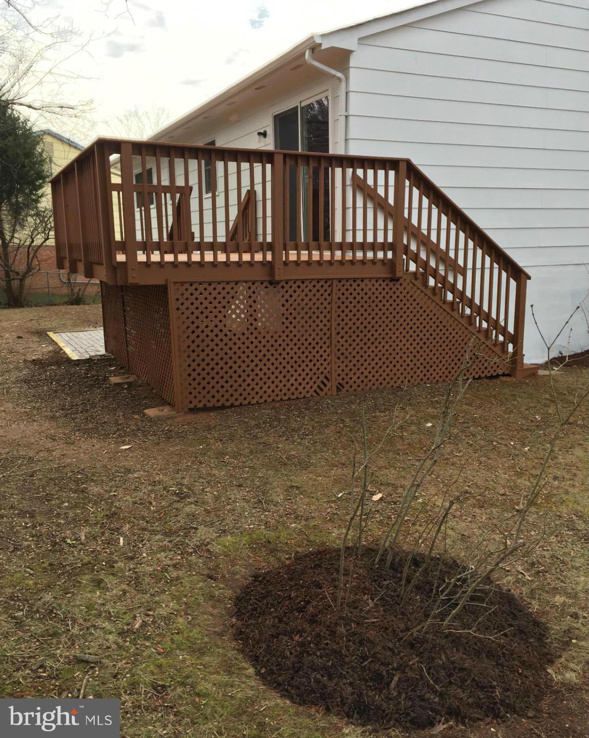 13533 Delaney Road Woodbridge, VA 22193 - Photo 18 of 21 LARGE CORNER LOT W/ LOTS OF YARD SPACE