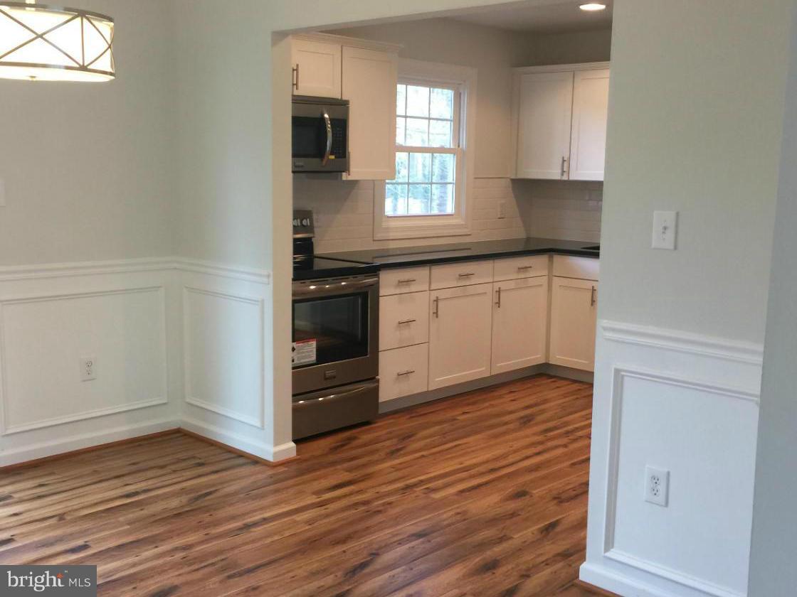 13533 Delaney Road Woodbridge, VA 22193 - Photo 8 of 21 OPEN