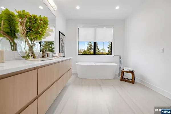 $12,000 | 27 Feldman Court, Paramus, NJ 07652