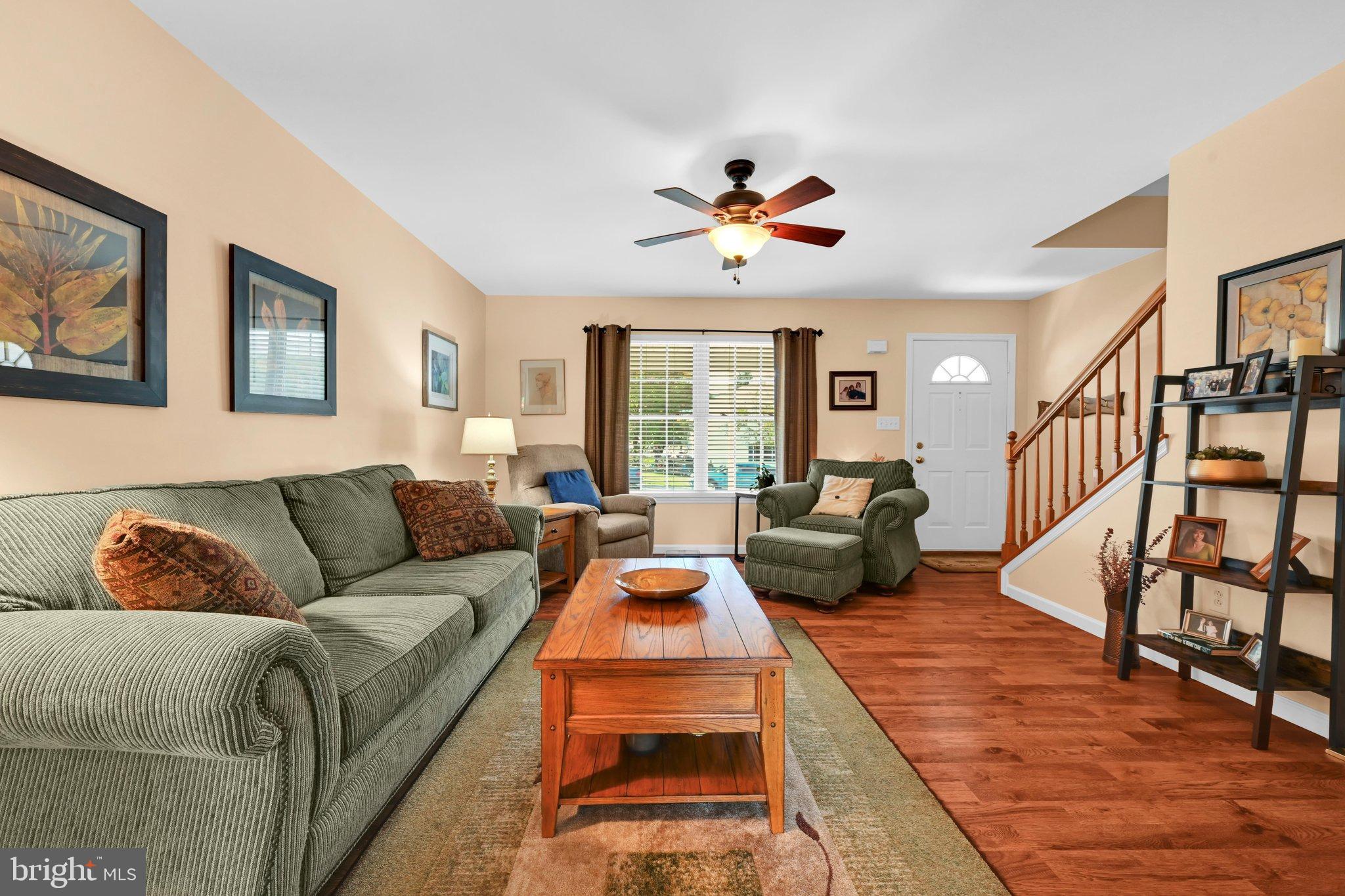 351 Oneida Drive Sinking Spring, PA 19608 - Photo 8 of 36 Living Area