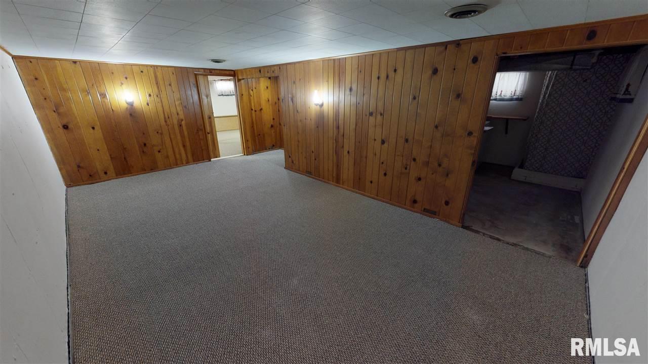 700 Highview Drive Clinton, IA 52732 - Photo 14 of 19 Gallery Image 14