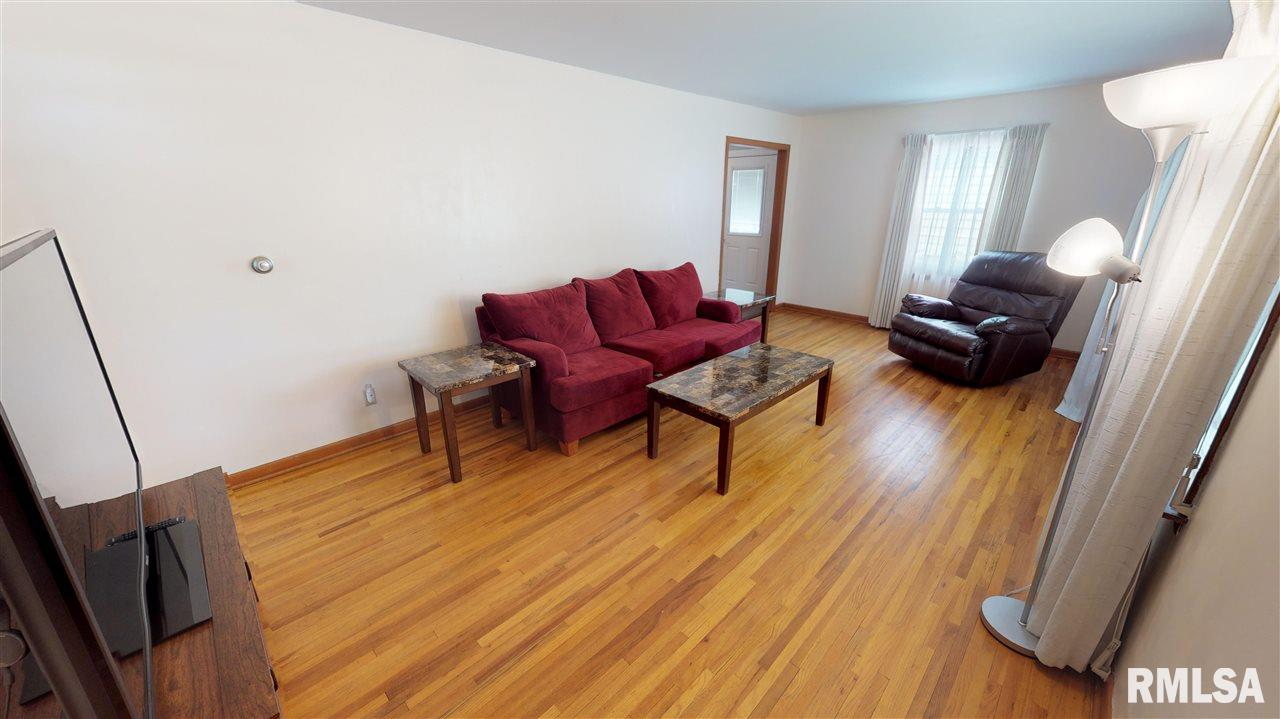 700 Highview Drive Clinton, IA 52732 - Photo 4 of 19 Gallery Image 4
