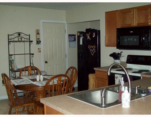 1138 Old Farm Road Lawrence, PA 15055 - Photo 6 of 17 Kitchen.