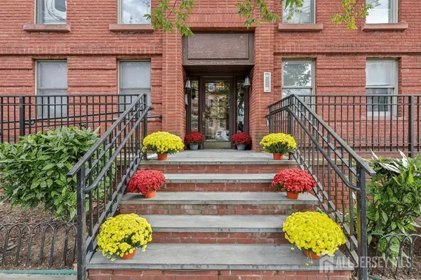 $925,000 | 180 Washington Street, Unit 11, Jersey City, NJ 07302