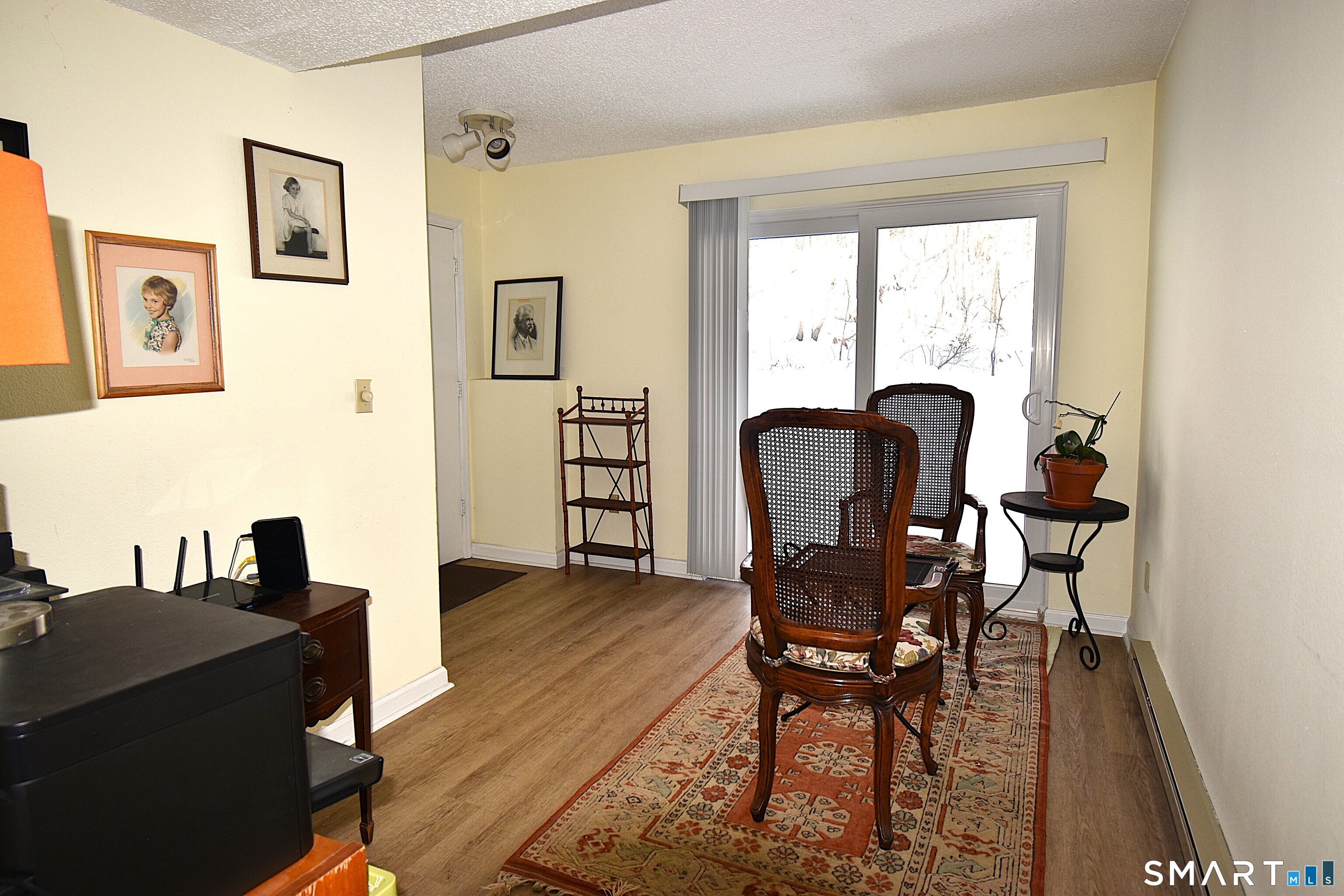 925 Oronoke Road, Unit 38A Waterbury, CT 06708 - Photo 27 of 29 a dining room with furniture and window