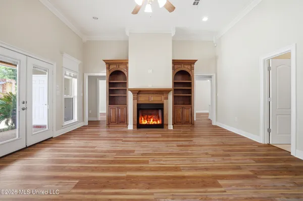 $819,900 | 28 West Lake Road, Hattiesburg, MS 39402