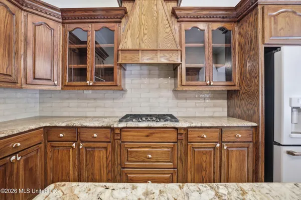 $819,900 | 28 West Lake Road, Hattiesburg, MS 39402