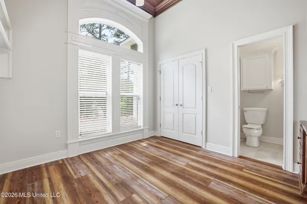 $819,900 | 28 West Lake Road, Hattiesburg, MS 39402